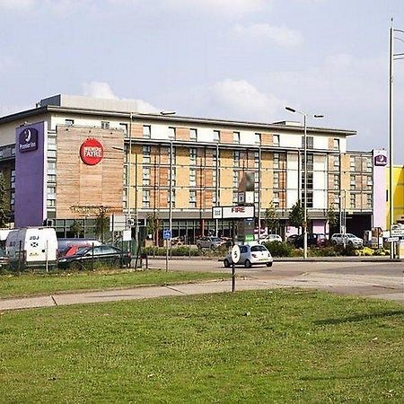 Premier Inn Watford - Croxley Green Экстерьер фото