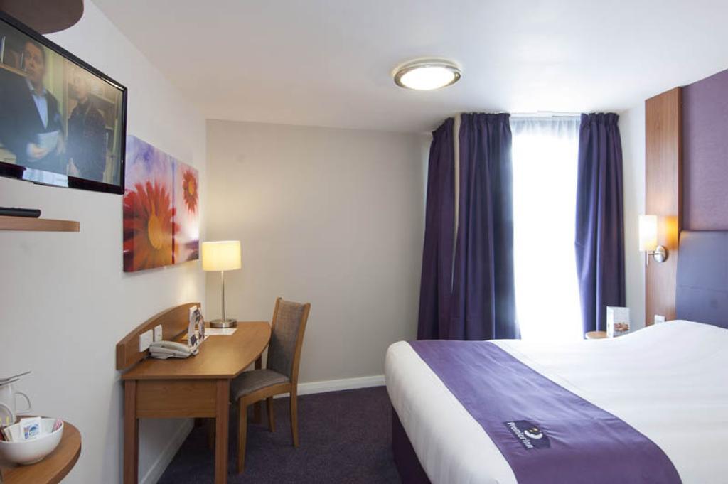 Premier Inn Watford - Croxley Green Номер фото