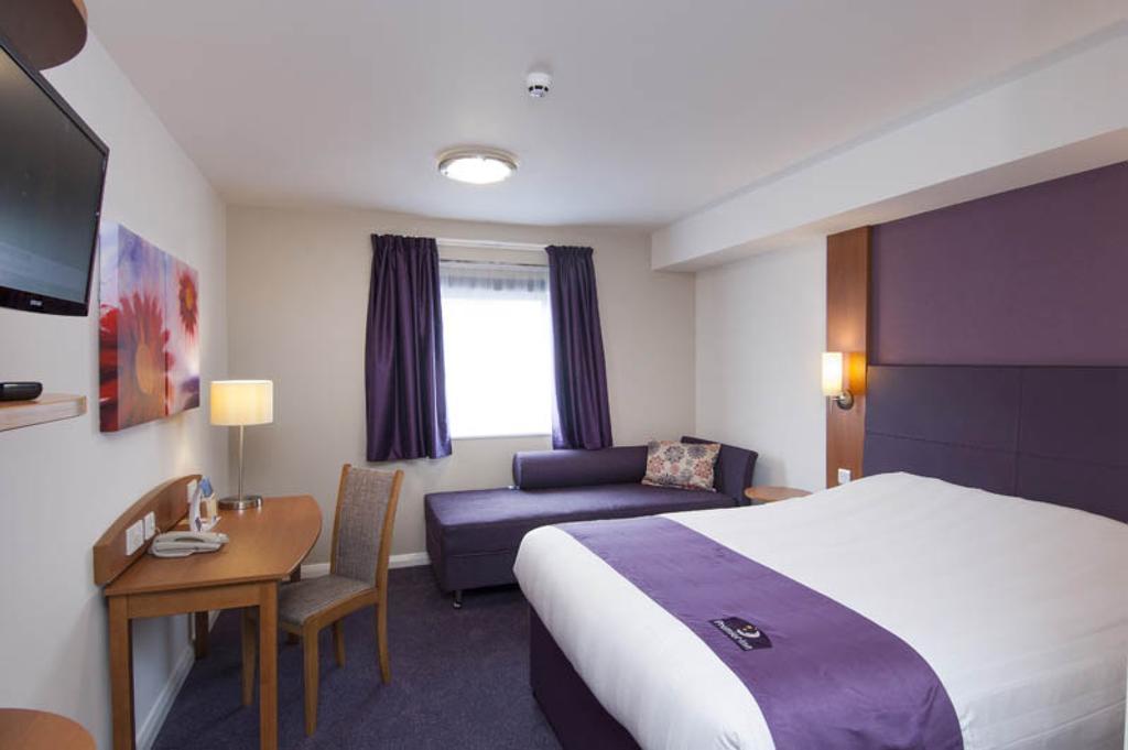 Premier Inn Watford - Croxley Green Номер фото