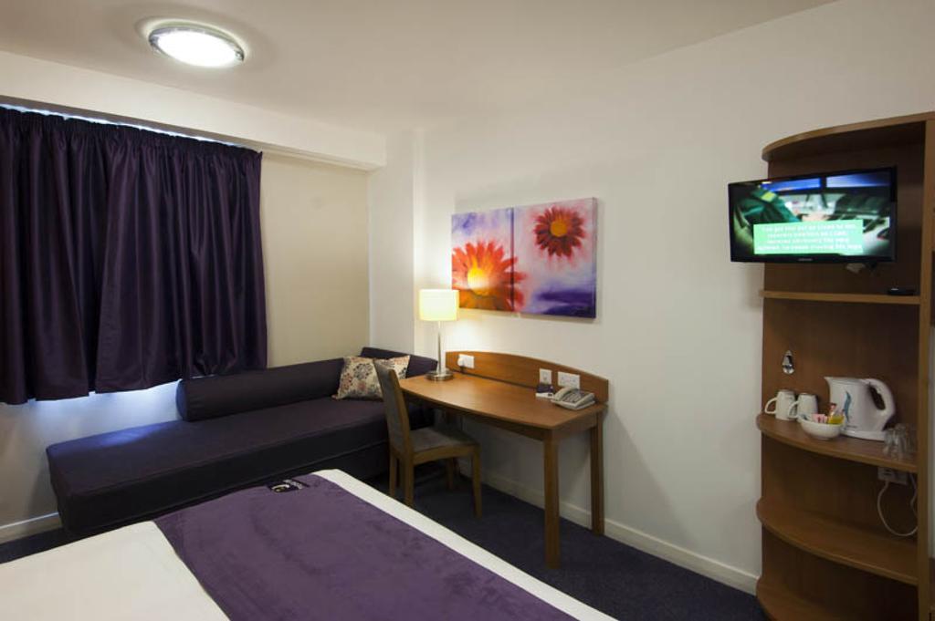 Premier Inn Watford - Croxley Green Экстерьер фото