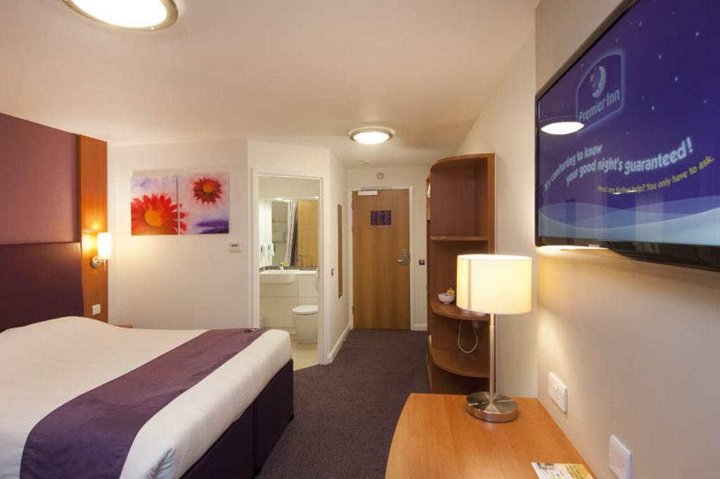 Premier Inn Watford - Croxley Green Экстерьер фото