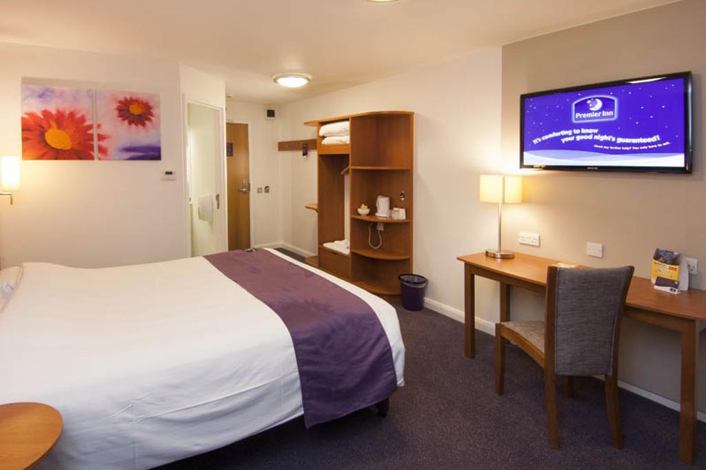 Premier Inn Watford - Croxley Green Экстерьер фото