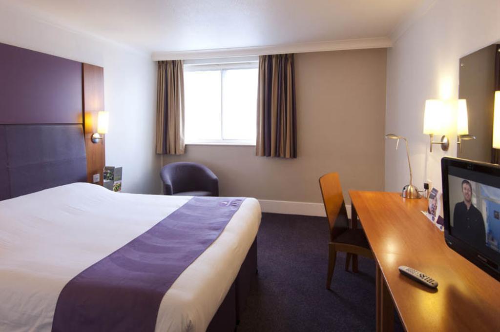 Premier Inn Watford - Croxley Green Номер фото