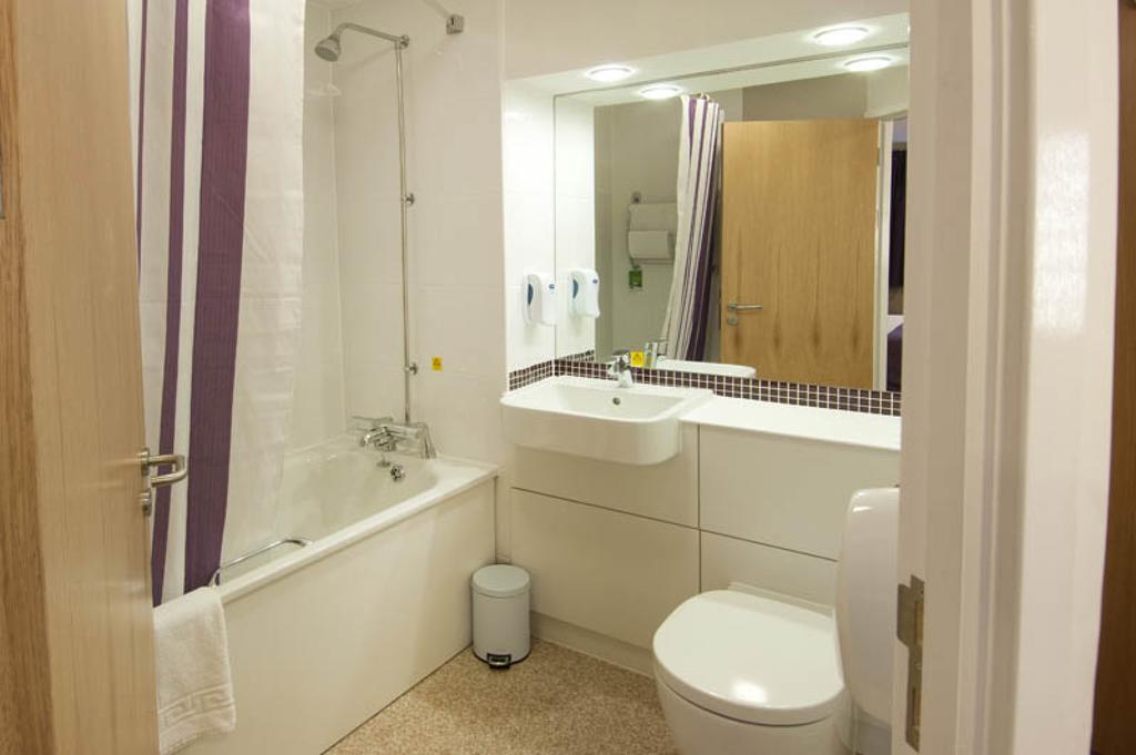 Premier Inn Watford - Croxley Green Номер фото