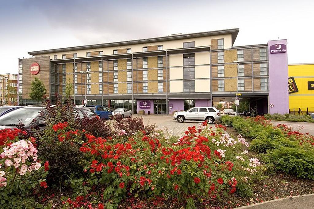 Premier Inn Watford - Croxley Green Экстерьер фото