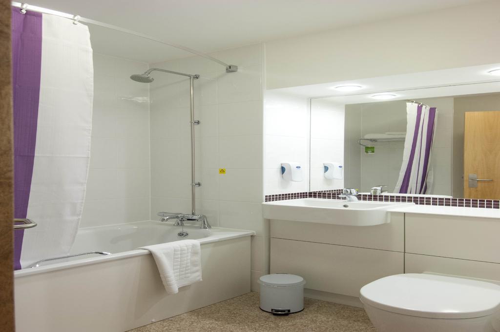 Premier Inn Watford - Croxley Green Экстерьер фото